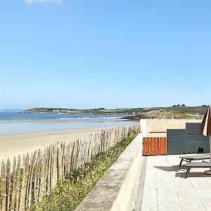  Appartement Confort Pour 2 Personnes Sur La Les Pieds Dans Leau France